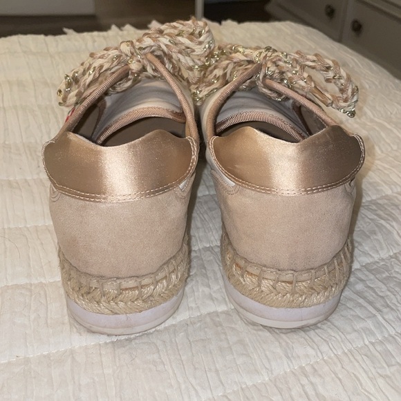 ALDO FLORAL SNEAKERS🌹 - Picture 5 of 5